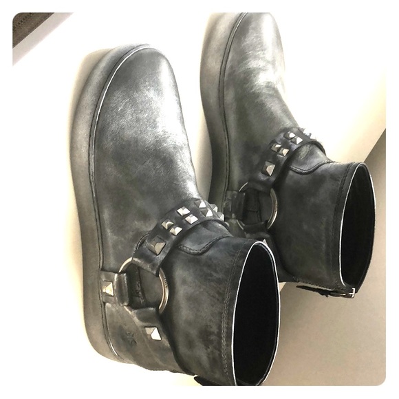 Frye Shoes - Frye Moto sneaker